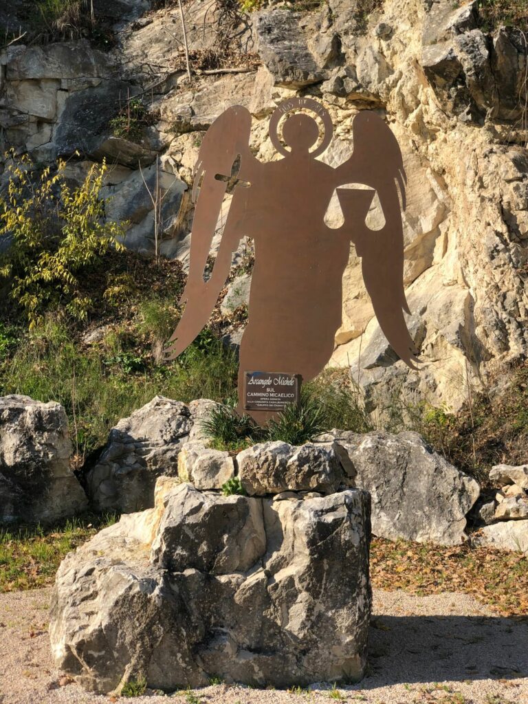 statua san michele casalbore