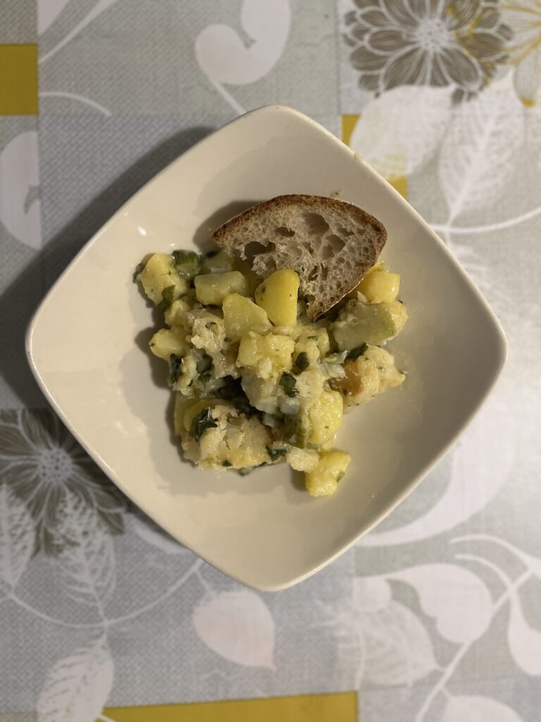 Piatto di accio patane e baccalà